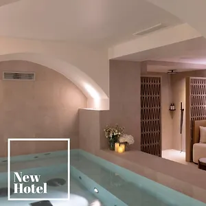 Toujours & Hotel Parijs